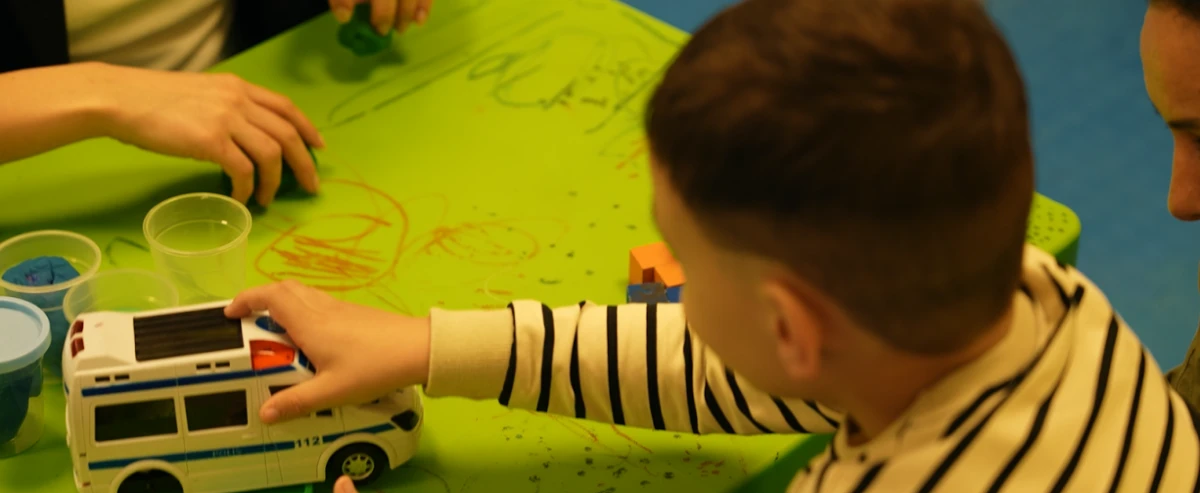 &lsquo;&lsquo;Benimle Oynar Mısın?&rsquo;&rsquo; Psikolojik ve Sosyal Gelişim Aksamalarına Y&ouml;nelik Koruyucu ve &Ouml;nleyici Sosyal Destek Programı  1 Yılda7 Bin Aileye Ulaştı