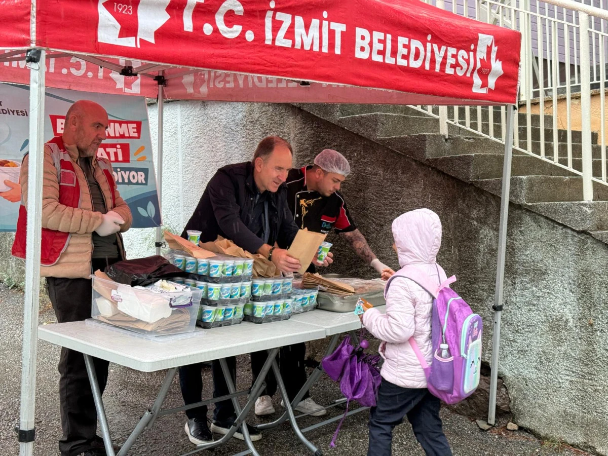 Beslenme Saati Projesi bu hafta da binlerce &ccedil;ocuğun yanında oldu