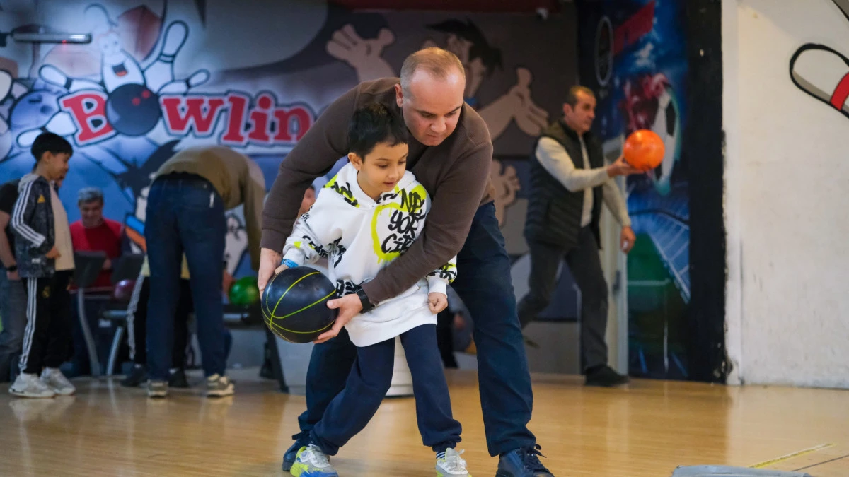 Bilgievleri&rsquo;nden baba-oğul bowling turnuvası