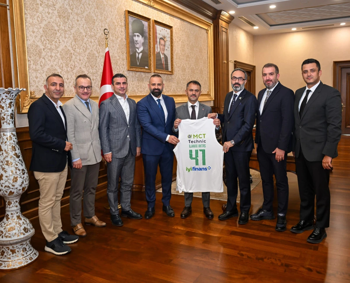 Biotekno K&ouml;rfez Basket Kul&uuml;b&uuml; Y&ouml;netiminden Vali Aktaş&rsquo;a Ziyaret
