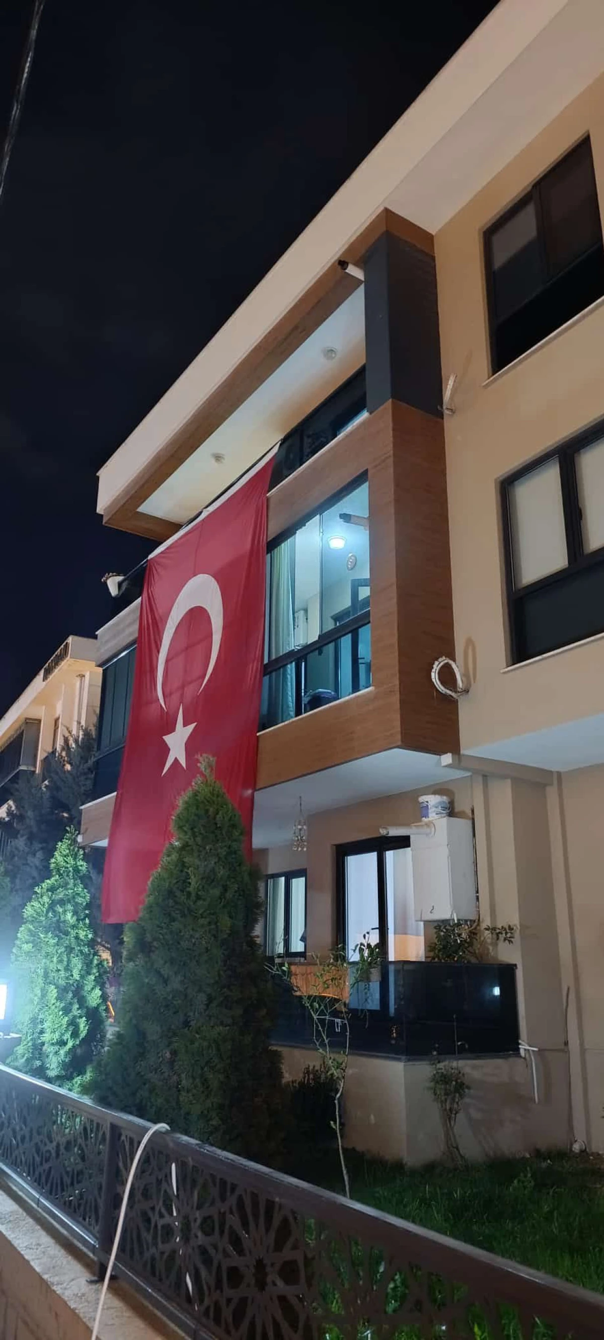 BİR ŞEY YAP! Derneği, Şehit Ailesinin Acısını Paylaştı