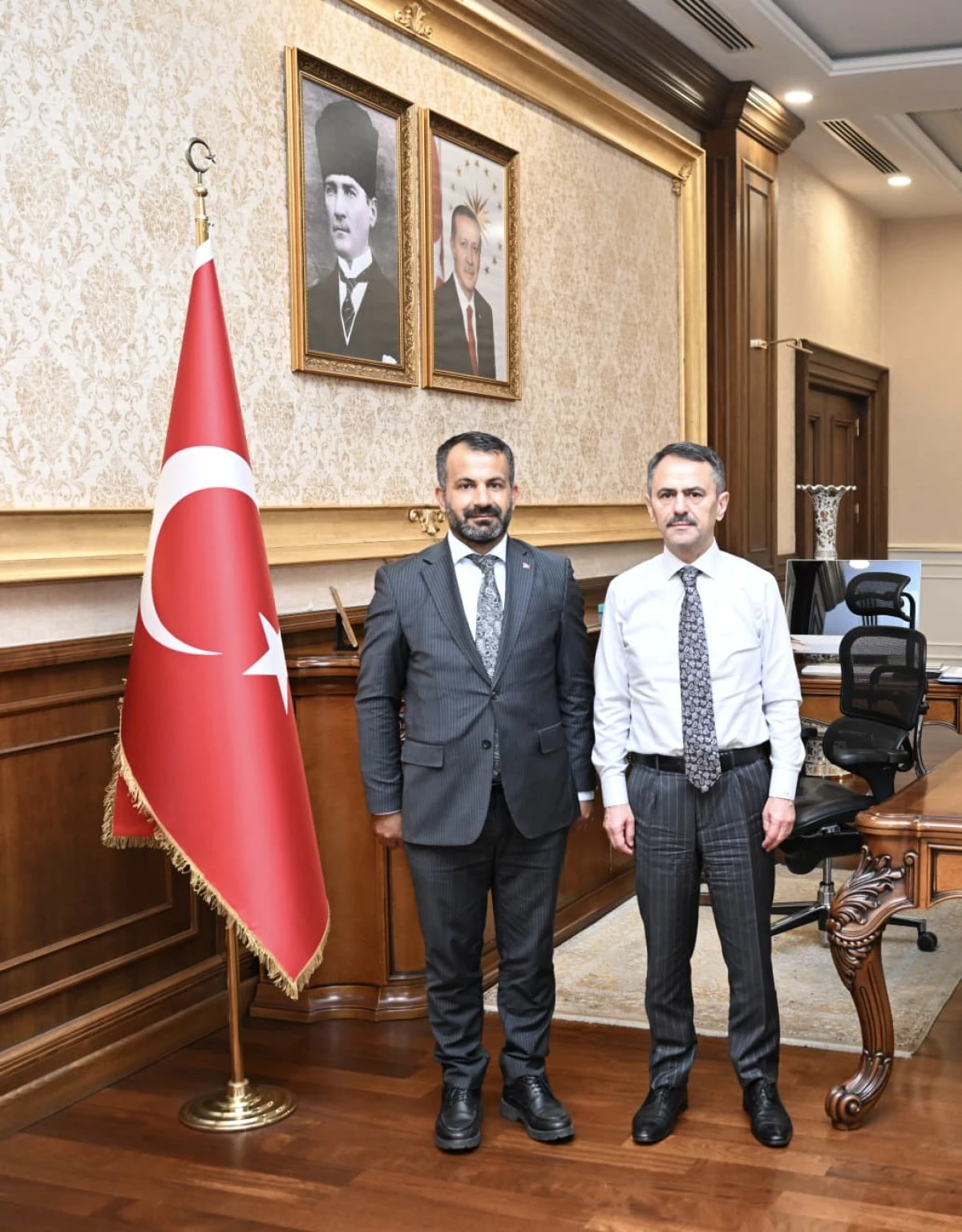 Bitlis Hizan Belediyesi Meclis &Uuml;yesi Hasan Hizanlı&rsquo;dan Vali İlhami Aktaş&rsquo;a Ziyaret