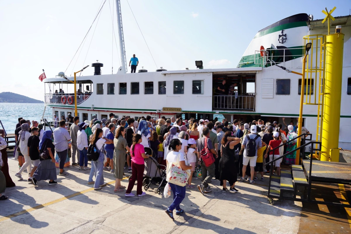 B&uuml;y&uuml;kada seferleri yazın g&ouml;zdesi oldu