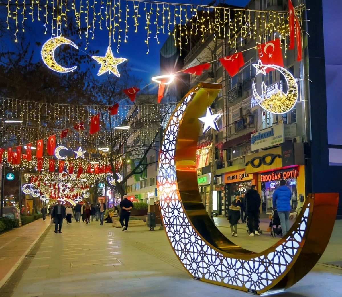 B&uuml;y&uuml;kakın: &ldquo;Ramazan ayı &ouml;z&uuml;m&uuml;ze d&ouml;n&uuml;ş&uuml;n vaktidir&rdquo;