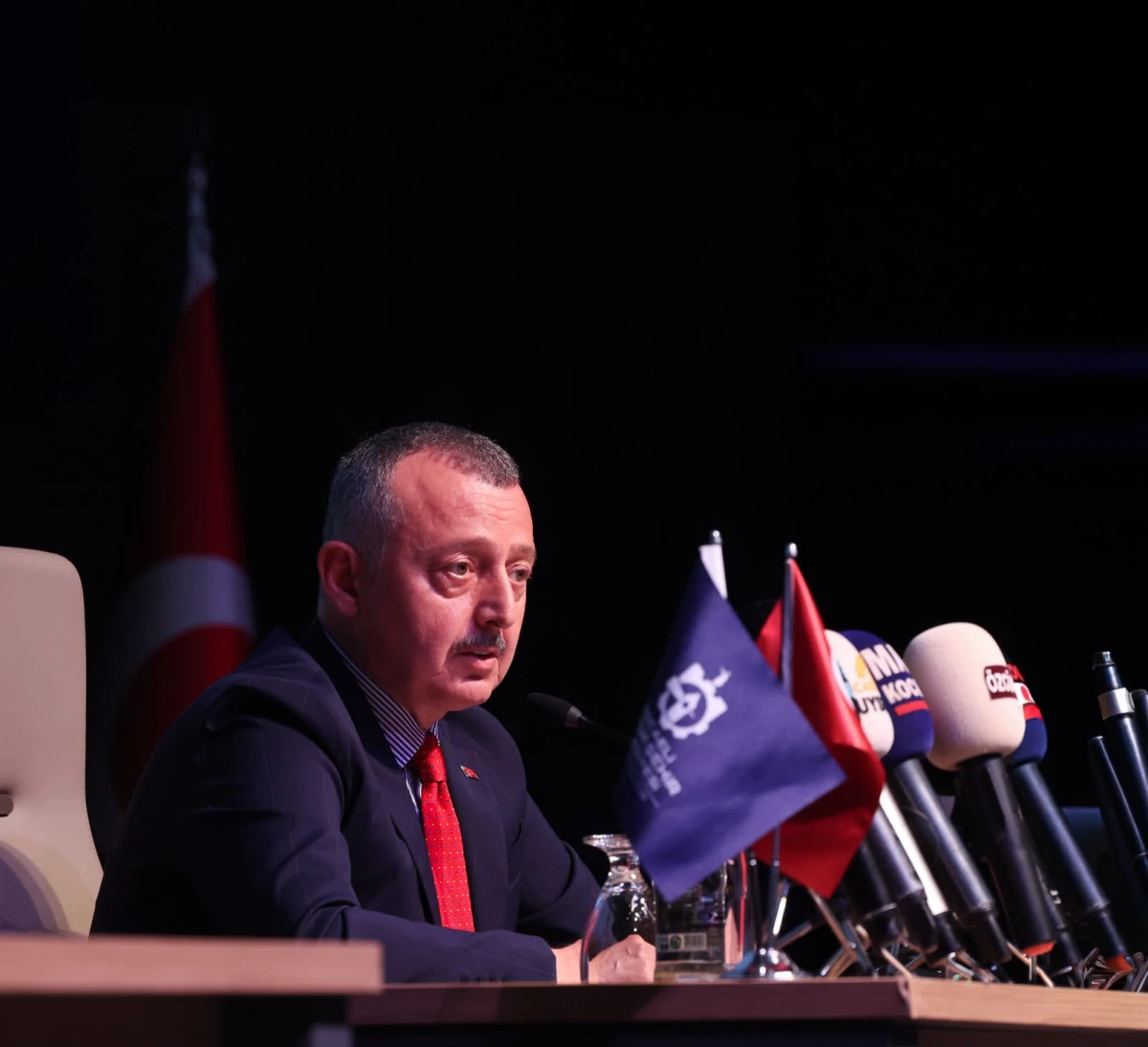 B&uuml;y&uuml;kakın son noktayı koydu:  &ldquo;Su&ccedil; olduğunu d&uuml;ş&uuml;n&uuml;yorsanız mahkemeye verin&rdquo;