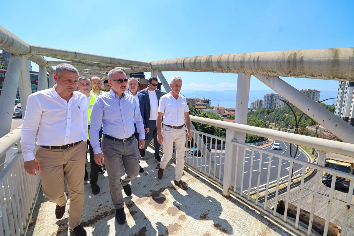 B&uuml;y&uuml;kakın&rsquo;dan İzmit&rsquo;in geleceğine yakın takip     B&uuml;y&uuml;kakın, İzmit&rsquo;e değer katacak  projeleri yerinde inceledi