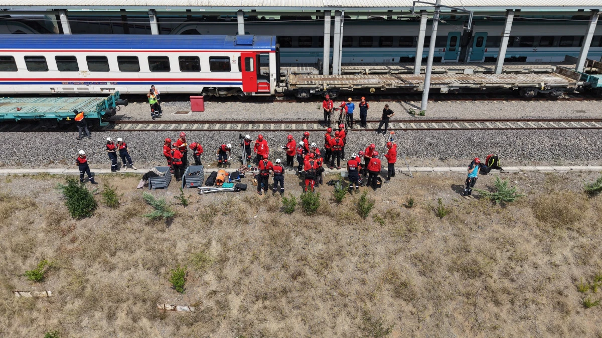 &Ccedil;AK-TİM&rsquo;den başarılı tren kazası tatbikatı