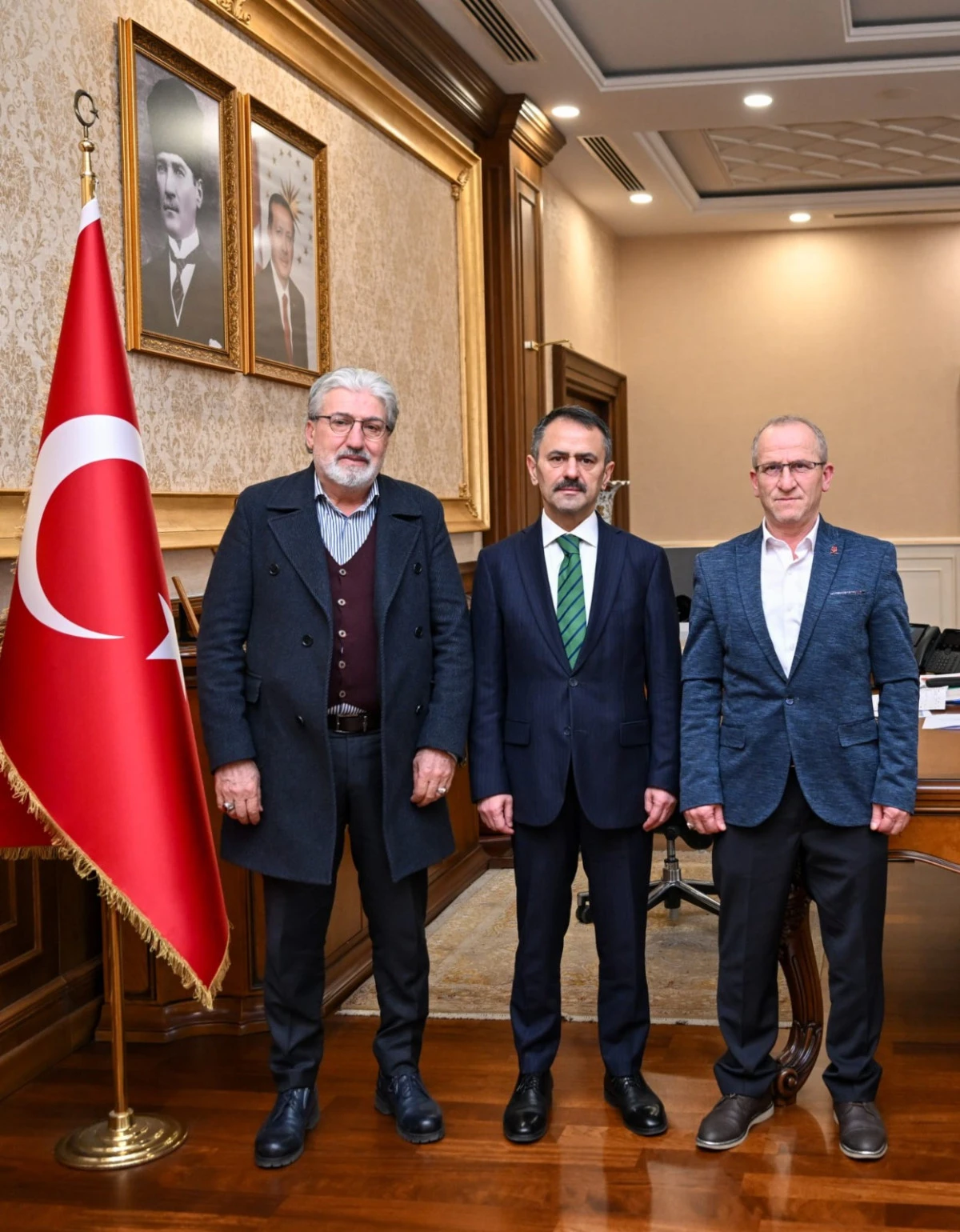 &Ccedil;am&ccedil;ukur Mahalle Muhtarı Fatih Bat ve Milli Futbolcumuz Merih Demiral&rsquo;ın Babası Burhan Demiral&rsquo;dan, Vali İlhami Aktaş&rsquo;a Ziyaret 