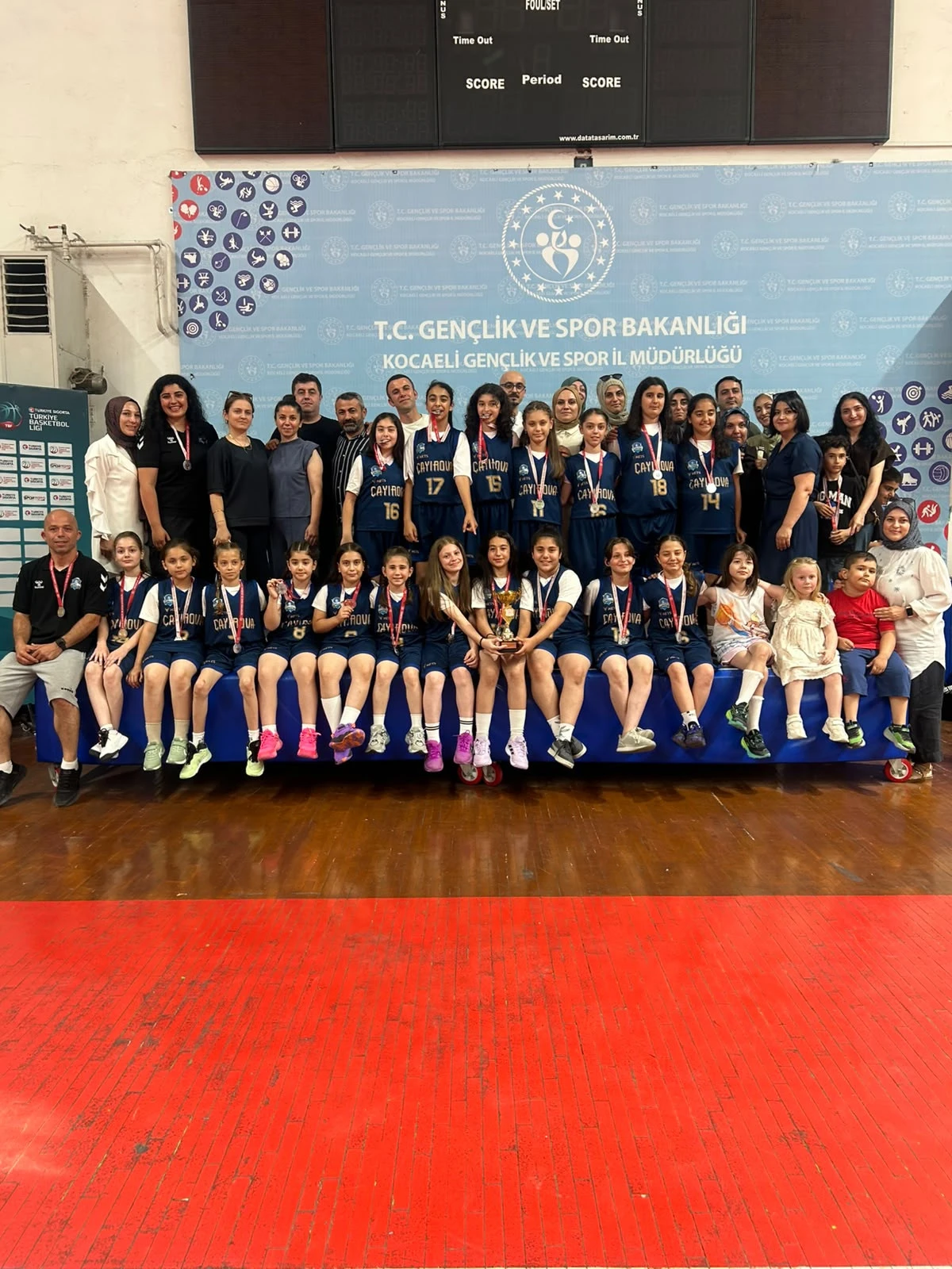 &Ccedil;ayırova Belediyesi sporcuları, başarıdan başarıya koşuyor