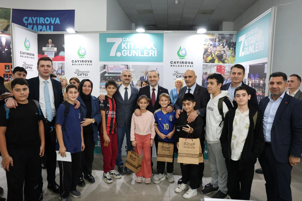 &Ccedil;AYIROVA KİTAP G&Uuml;NLERİ&rsquo;NE &Uuml;ST D&Uuml;ZEY ZİYARET: AK PARTİ HEYETİ GEN&Ccedil;LERLE VE KİTAPLARLA BULUŞTU