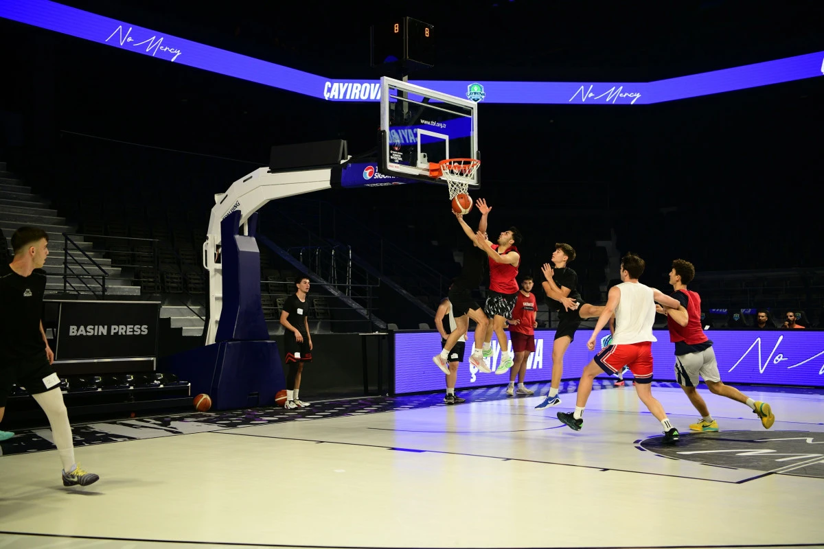 &Ccedil;ayırova&rsquo;da, geleceğin basketbolcuları se&ccedil;melerde ter d&ouml;kt&uuml;