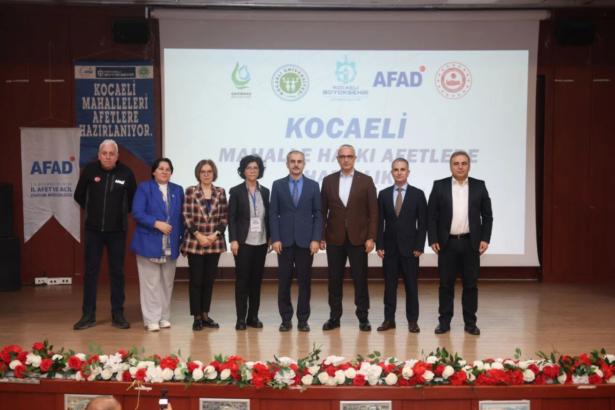 &Ccedil;ayırova&rsquo;da &lsquo;Mahalle Halkı Afetlere  Hazırlık Eğitimi&rsquo; programı başladı   