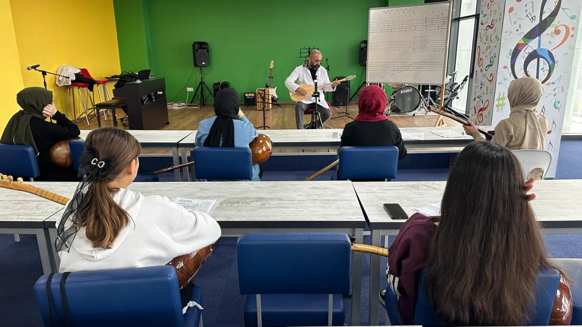 &Ccedil;ayırovalılar, bağlama kurslarından &ccedil;ok memnun