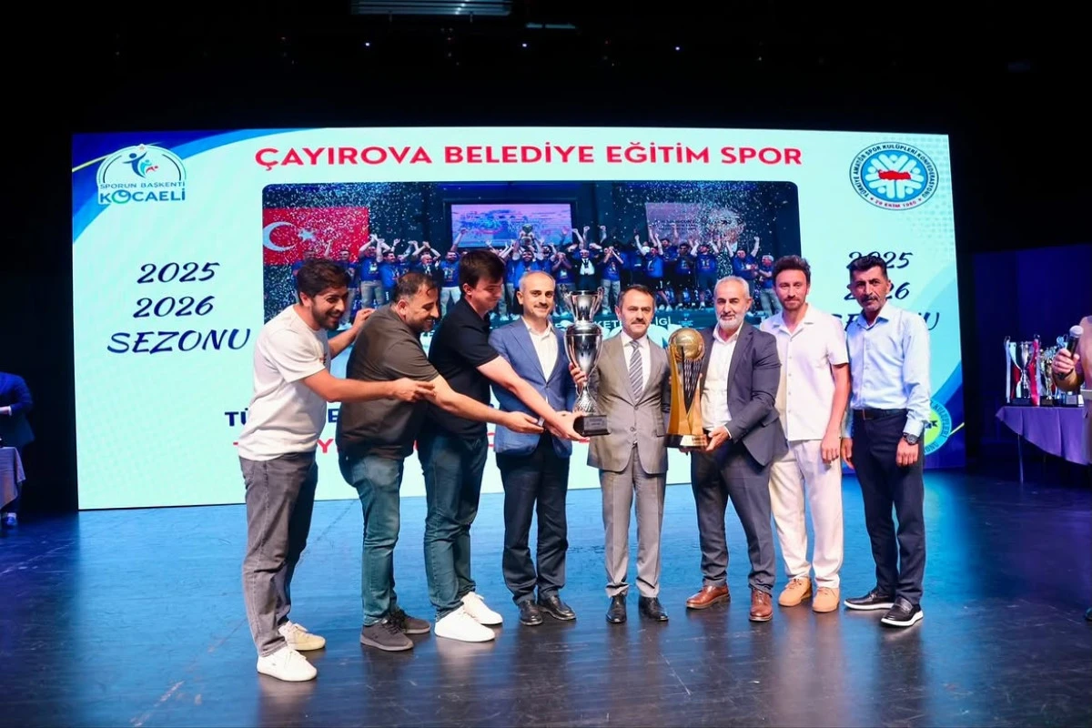 &Ccedil;ayırova&rsquo;nın Başarılı Spor Kul&uuml;pleri KASKF &Ouml;d&uuml;l T&ouml;reninde Gurur Yaşattı