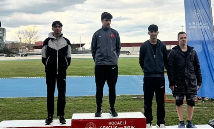 &Ccedil;ayırova&rsquo;ya atletizmde 2 madalya geldi