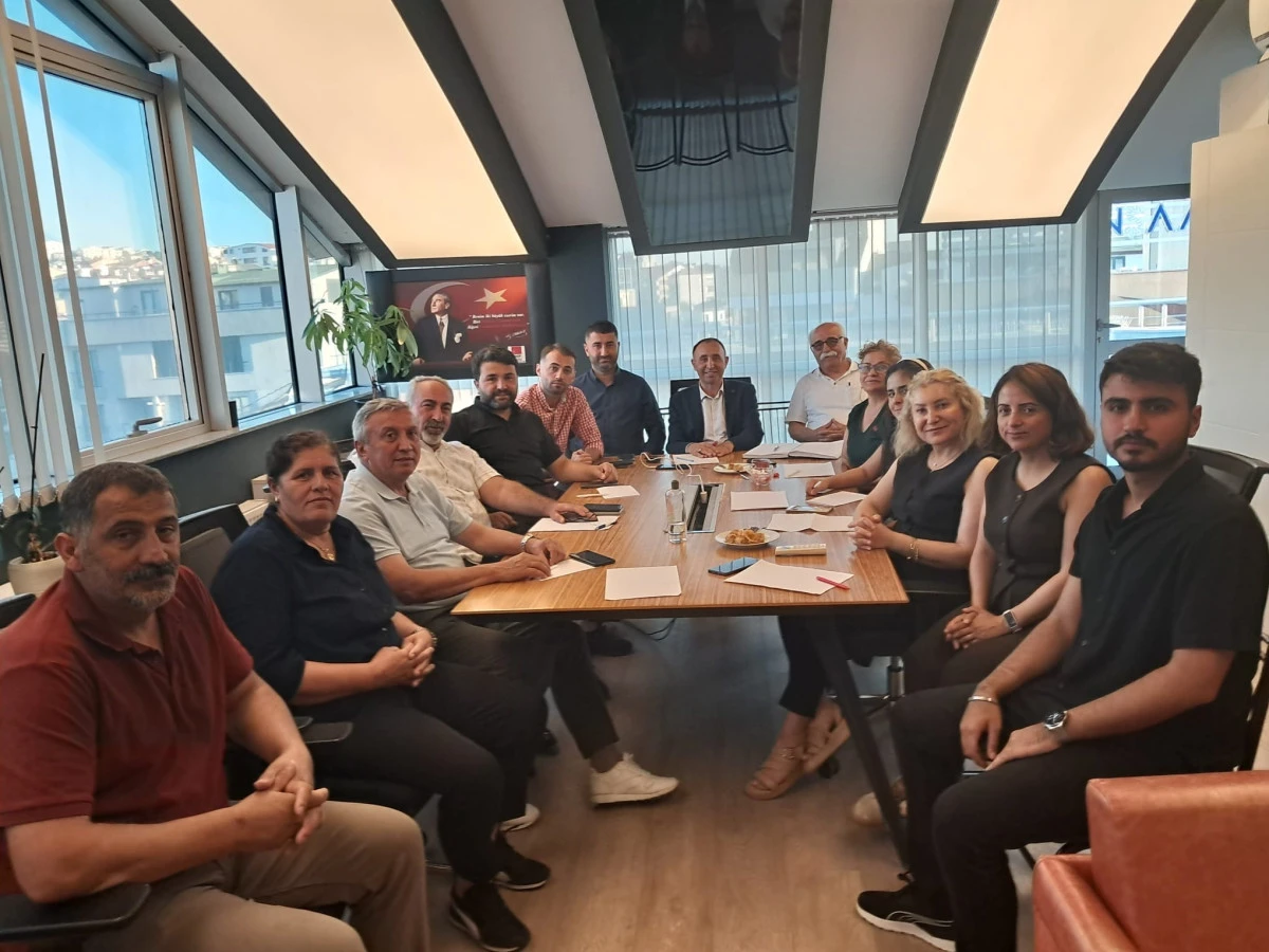 CHP &Ccedil;ayırova İl&ccedil;e Teşkilatı Haftalık Y&ouml;netim Kurulu Toplantısını Ger&ccedil;ekleştirdi