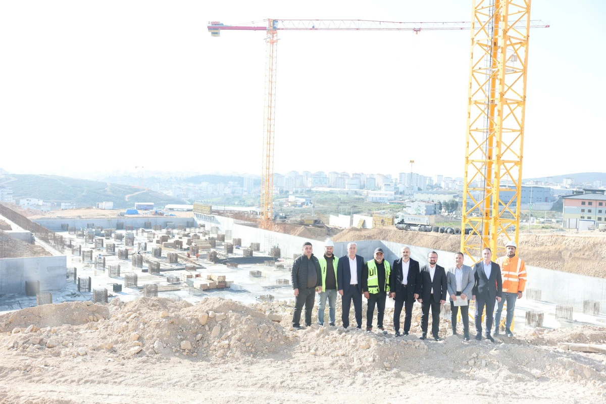 &Ccedil;ift&ccedil;i, &ldquo;Hastane inşaatı hızla devam ediyor&rdquo;