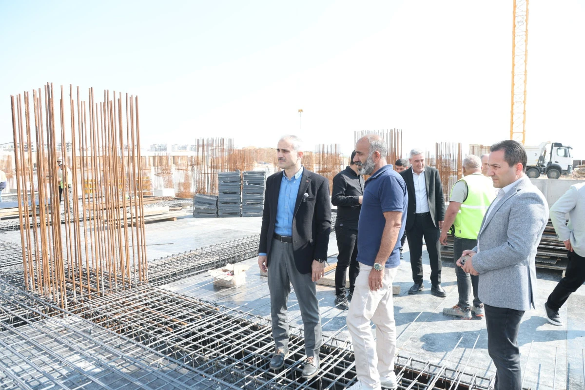 &Ccedil;ift&ccedil;i, &ldquo;Hastanemizin inşaatı hızla devam ediyor&rdquo;