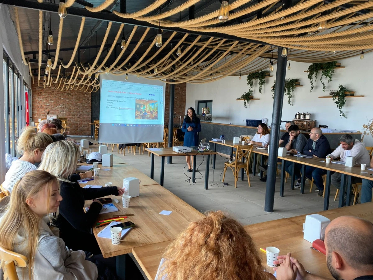 Çınar Akademi öğretmenlerine mesleki eğitim semineri