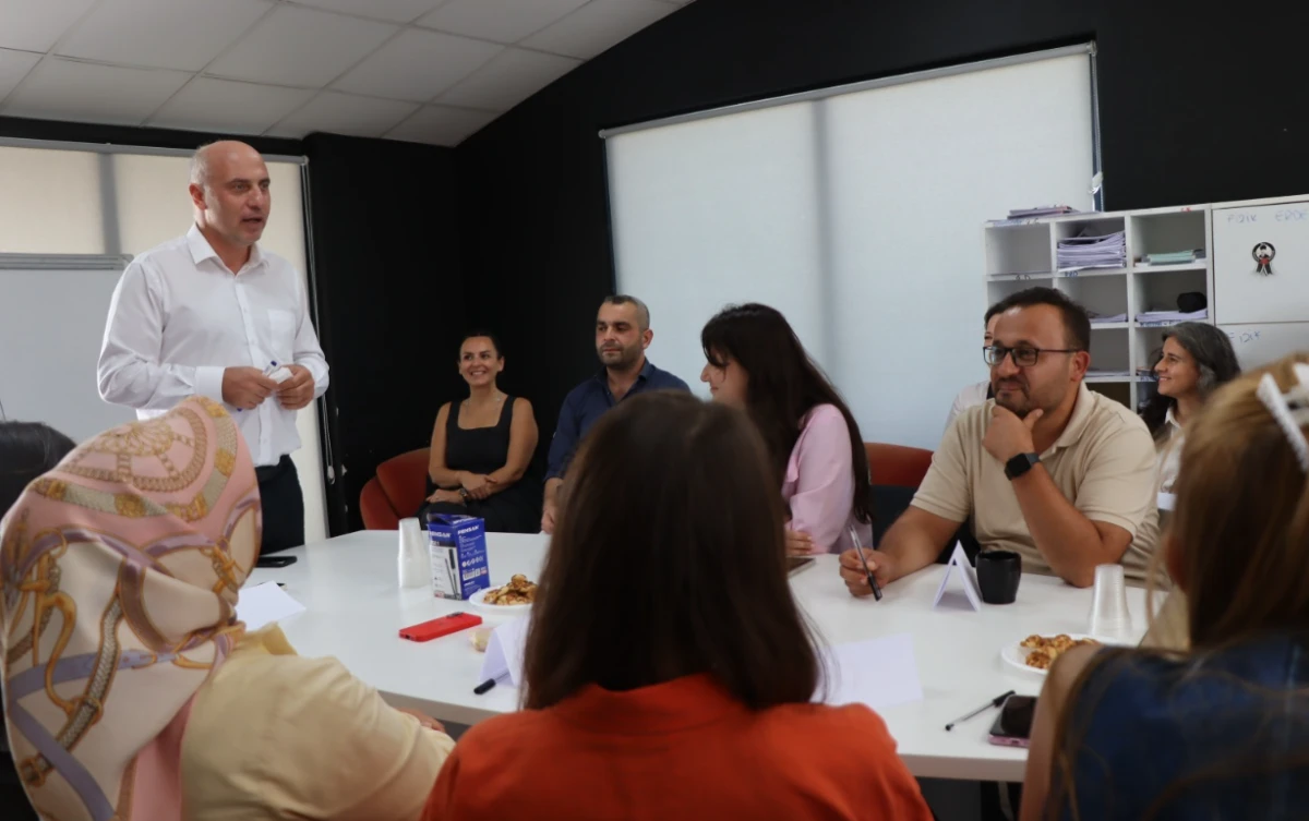 &Ccedil;ınar Akademi &ouml;ğretmenlerine motivasyon konferansı