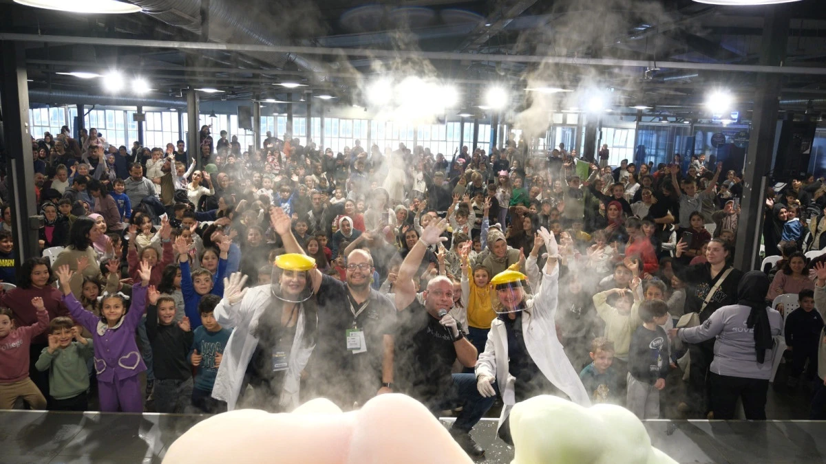 &Ccedil;ocuklar yorgunluklarını &ldquo;Okula Bi&rsquo; Mola&rdquo;da atıyor