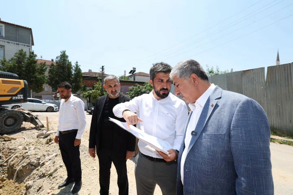 CUMHURİYET MAHALLESİ'NİN TALEBİ YERİNE GELİYOR: SEMT KONAĞI PROJESİNDE İLK KAZMA VURULDU