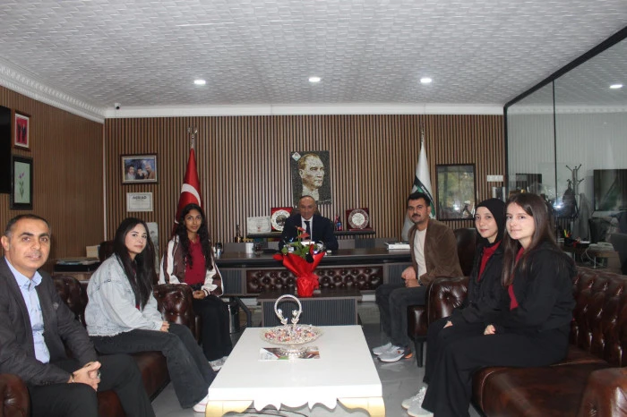 Darıca Fevzi Çakmak Anadolu Lisesi Değerler Kulübünden Ümit Medya'ya Anlamlı Ziyaret