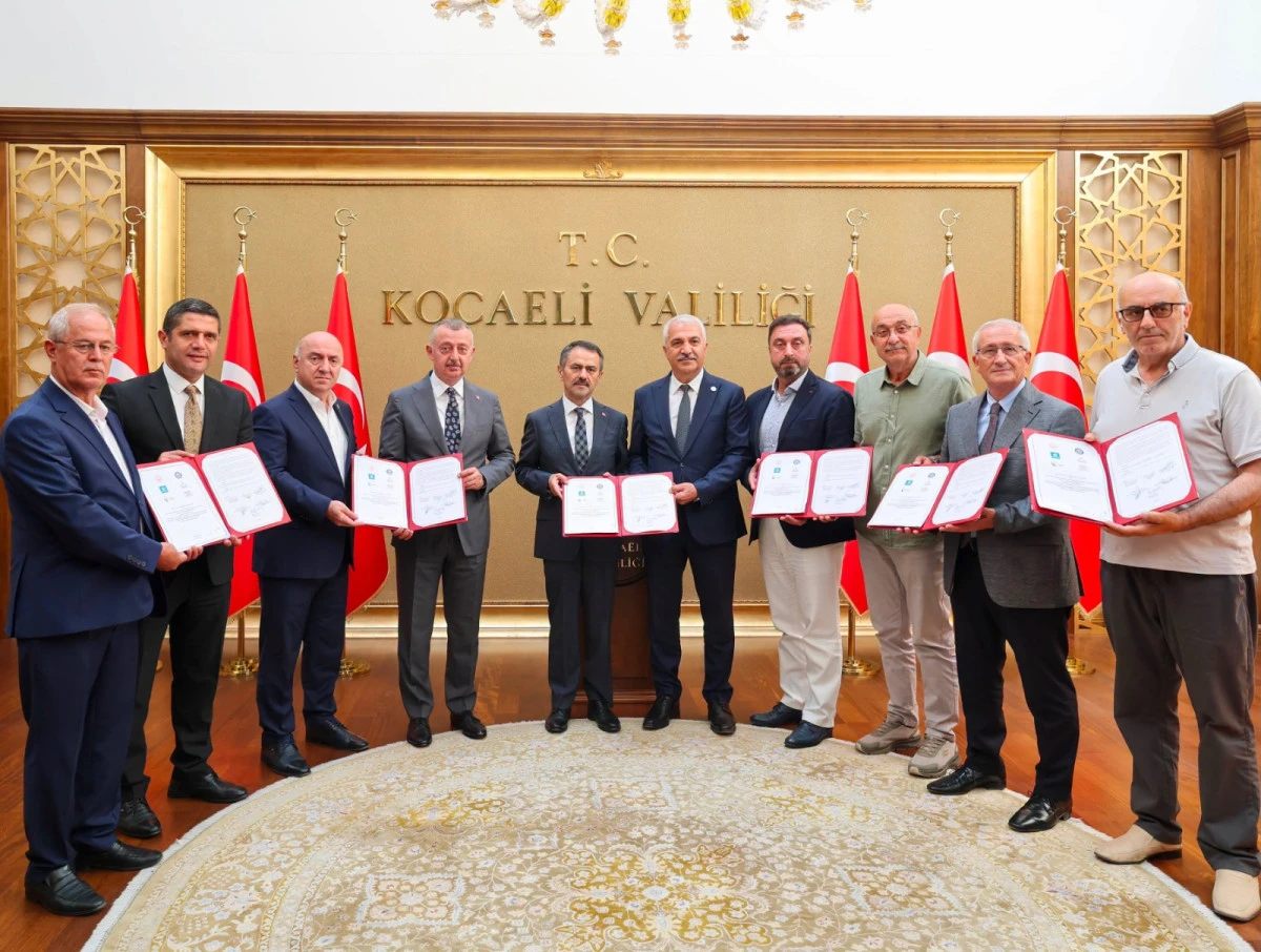 Darıca Huzurevi i&ccedil;in imzalar atıldı