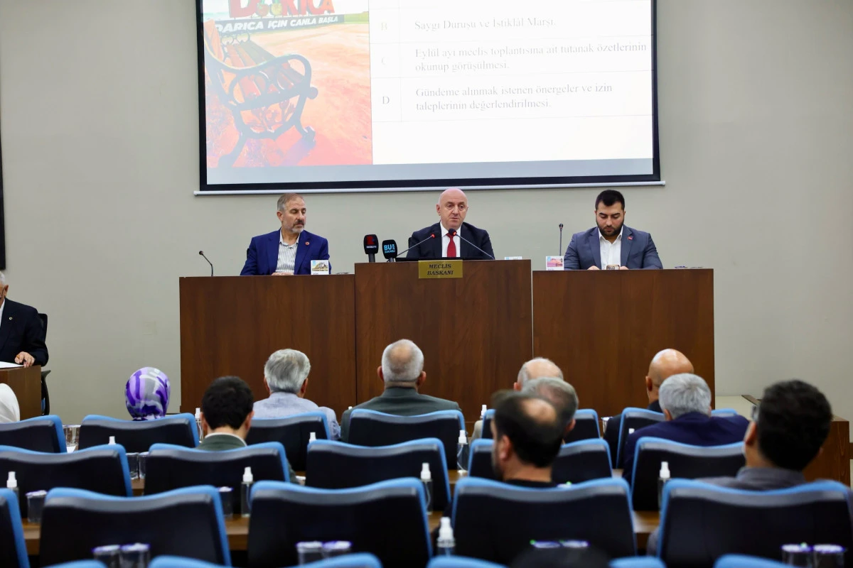 Darıca Meclisi&rsquo;nden şampiyon Ezel Nur Karalar ve antren&ouml;r&uuml; Murat Turan&rsquo;a &ouml;d&uuml;l