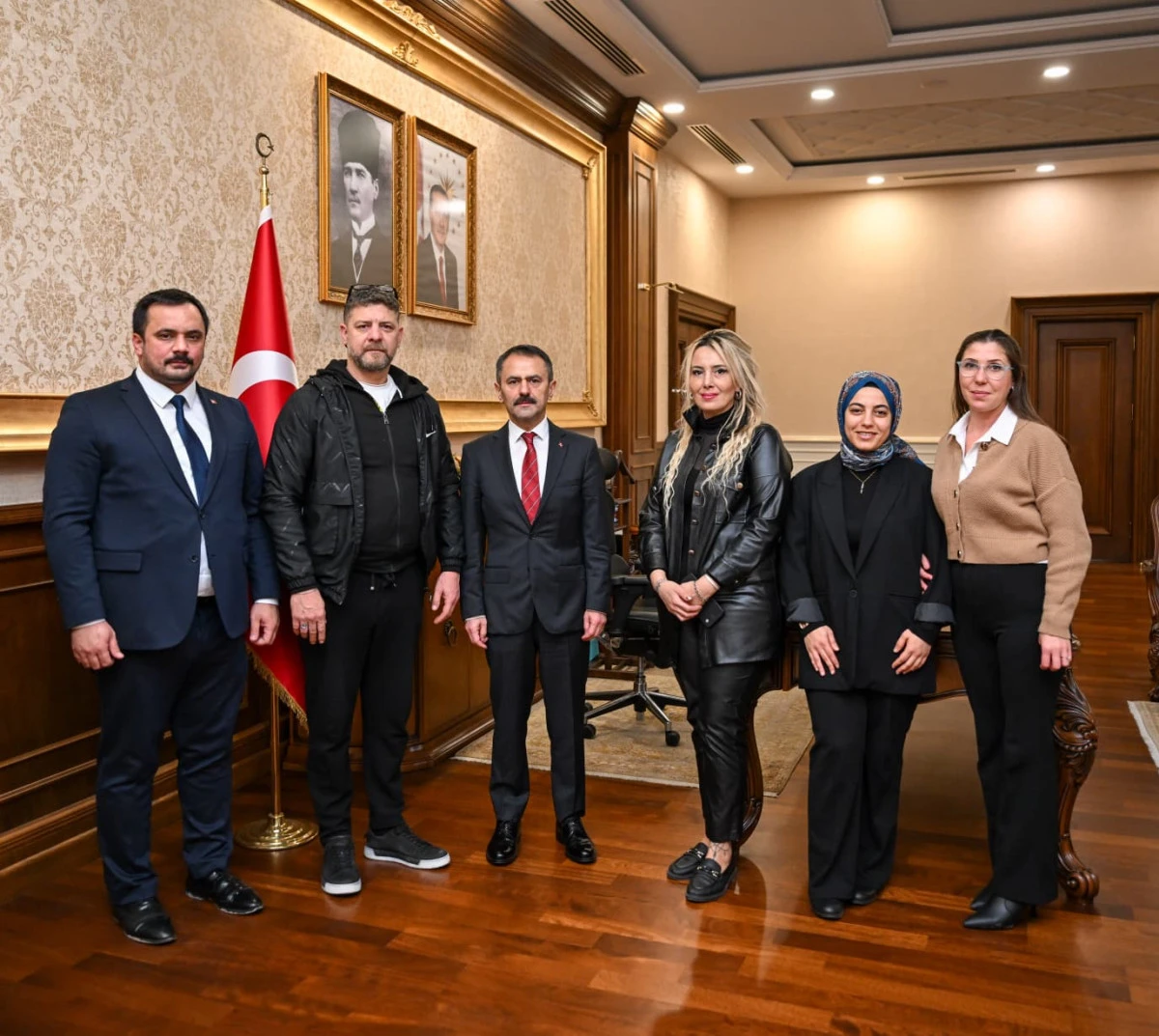 Darıca Yardım Ekibi Derneği&rsquo;nden Vali İlhami Aktaş&rsquo;a Ziyaret