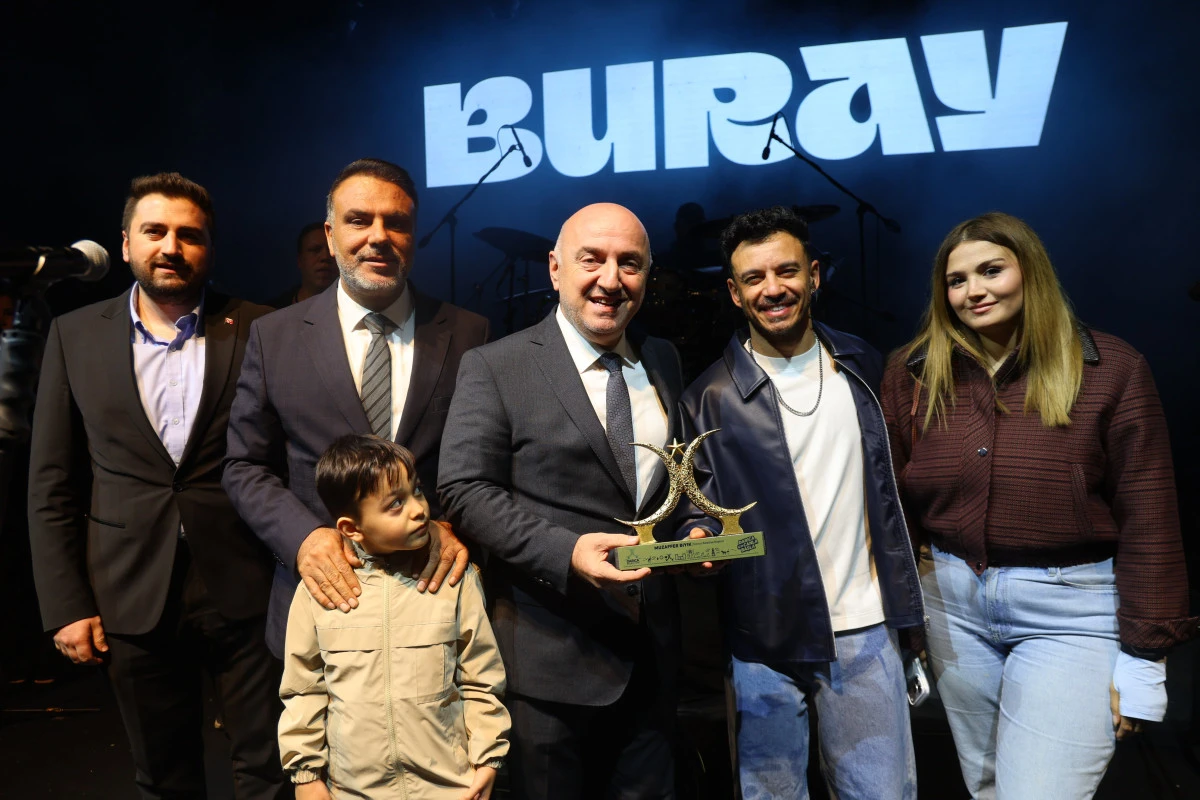 Darıca Zeytin Festivali&rsquo;nde Buray r&uuml;zg&acirc;rı