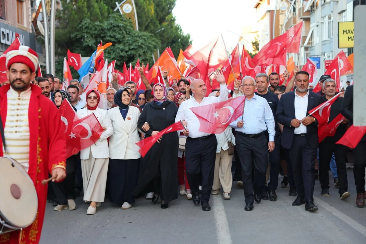 Darıca&rsquo;da 15 Temmuz Ruhu Milli Birlik ve Beraberlik Y&uuml;r&uuml;y&uuml;ş&uuml;yle Yaşatıldı