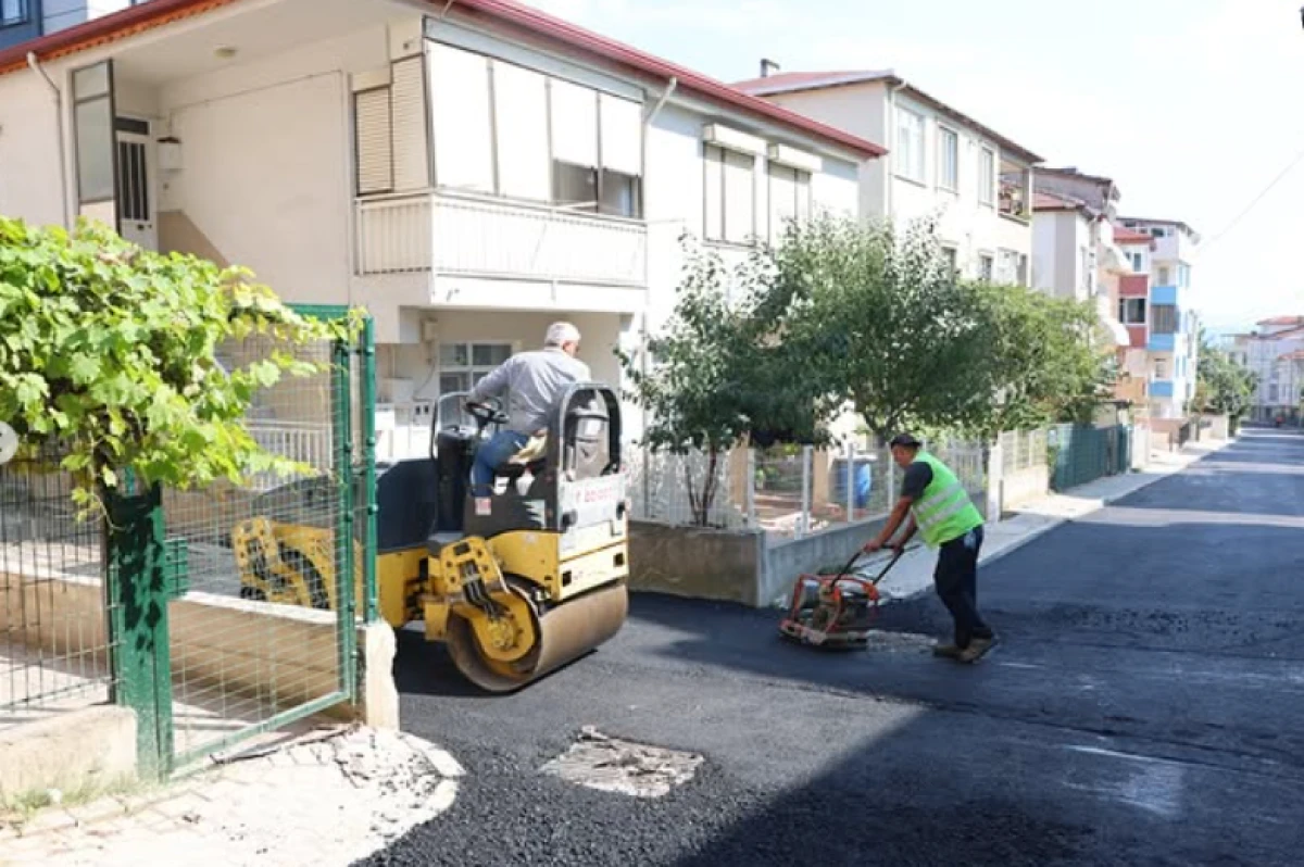 Darıca&rsquo;da Asfalt Mesaisi Hız Kesmeden S&uuml;r&uuml;yor