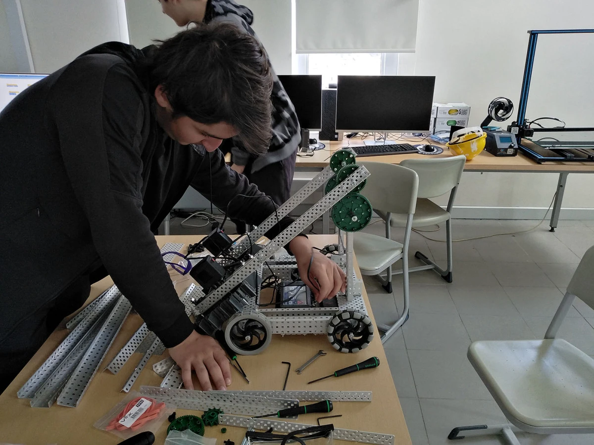 DARICA&rsquo;DA VEX ROBOT YARIŞMASI İLE TEKNOLOJİ R&Uuml;ZGARI ESECEK