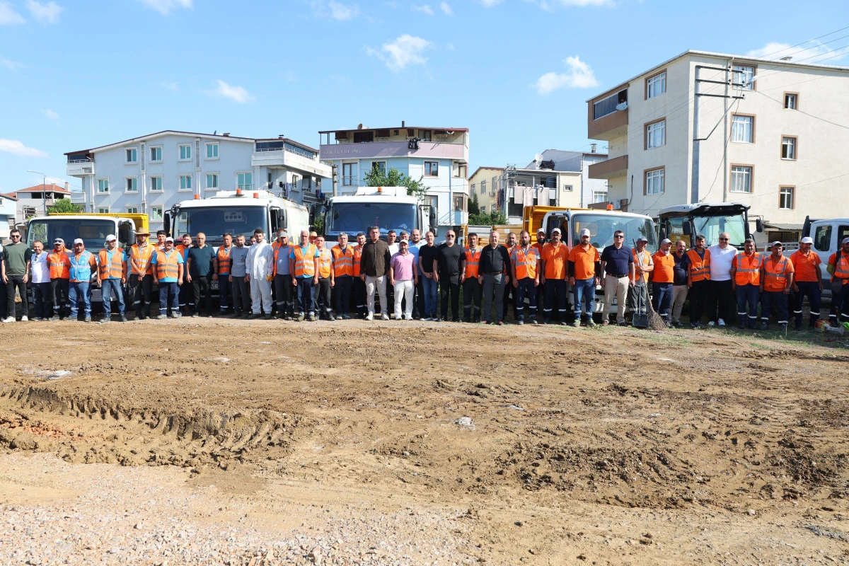 Darıca&rsquo;da yaz temizliği seferberliği Sıras&ouml;ğ&uuml;tler&rsquo;de devam ediyor