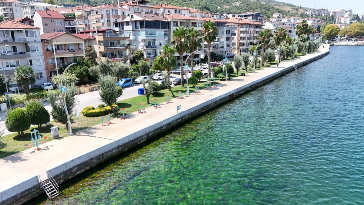Değirmendere sahili dalga kırıcı setle g&uuml;&ccedil;lendirildi