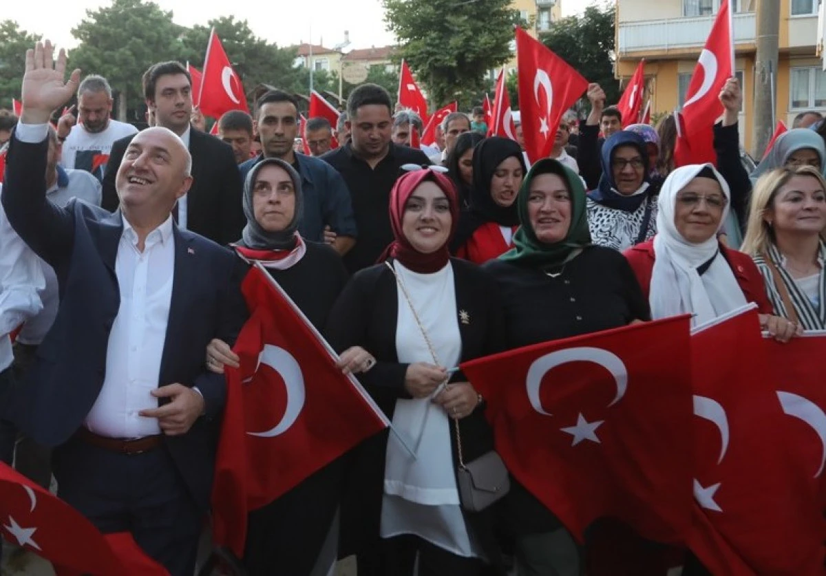 DEMOKRASİ VE MİLLİ BİRLİK G&Uuml;N&Uuml;&rsquo;N&Uuml;N 10. YILINDA ANLAMLI PROGRAM