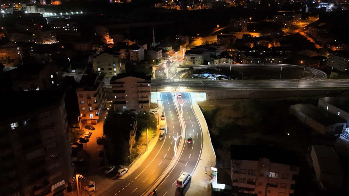 Dev proje, gece g&ouml;r&uuml;nt&uuml;s&uuml;yle de g&ouml;z kamaştırıyor