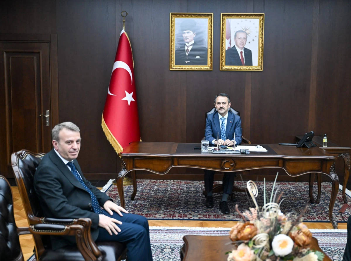 Devlet Malzeme Ofisi İstanbul B&ouml;lge M&uuml;d&uuml;r&uuml; Aky&uuml;rek&rsquo;ten, Gebze Makamda Vali Aktaş&rsquo;a Ziyaret