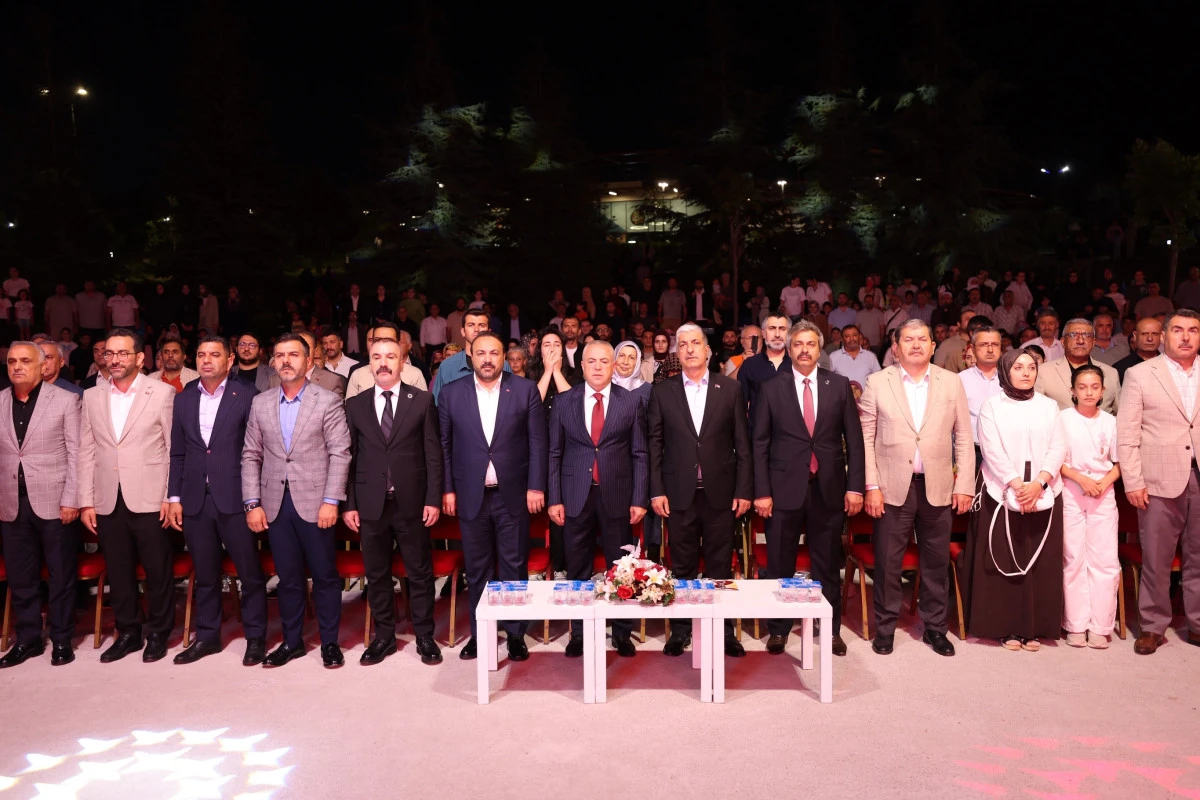 Dilovası'nda 15 Temmuz Demokrasi ve Mill&icirc; Birlik G&uuml;n&uuml;'n&uuml;n 10. Yılı Anlamlı Programla Anıldı