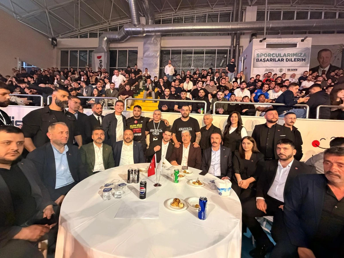 Dilovası&rsquo;nda Nefes Kesen Boks ve Kick Boks Gecesi