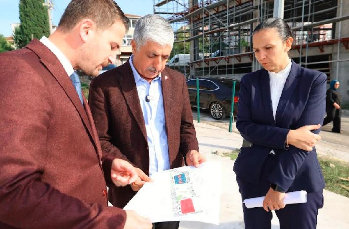 DİLOVASI&rsquo;NDA PARKLAR YENİLENİYOR