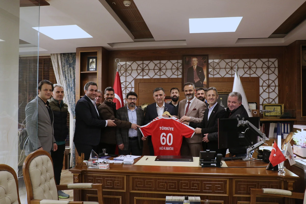 Dostluk Kazandı: GT&Uuml;&rsquo;de İş ve Spor D&uuml;nyası Aynı Sahada Buluştu