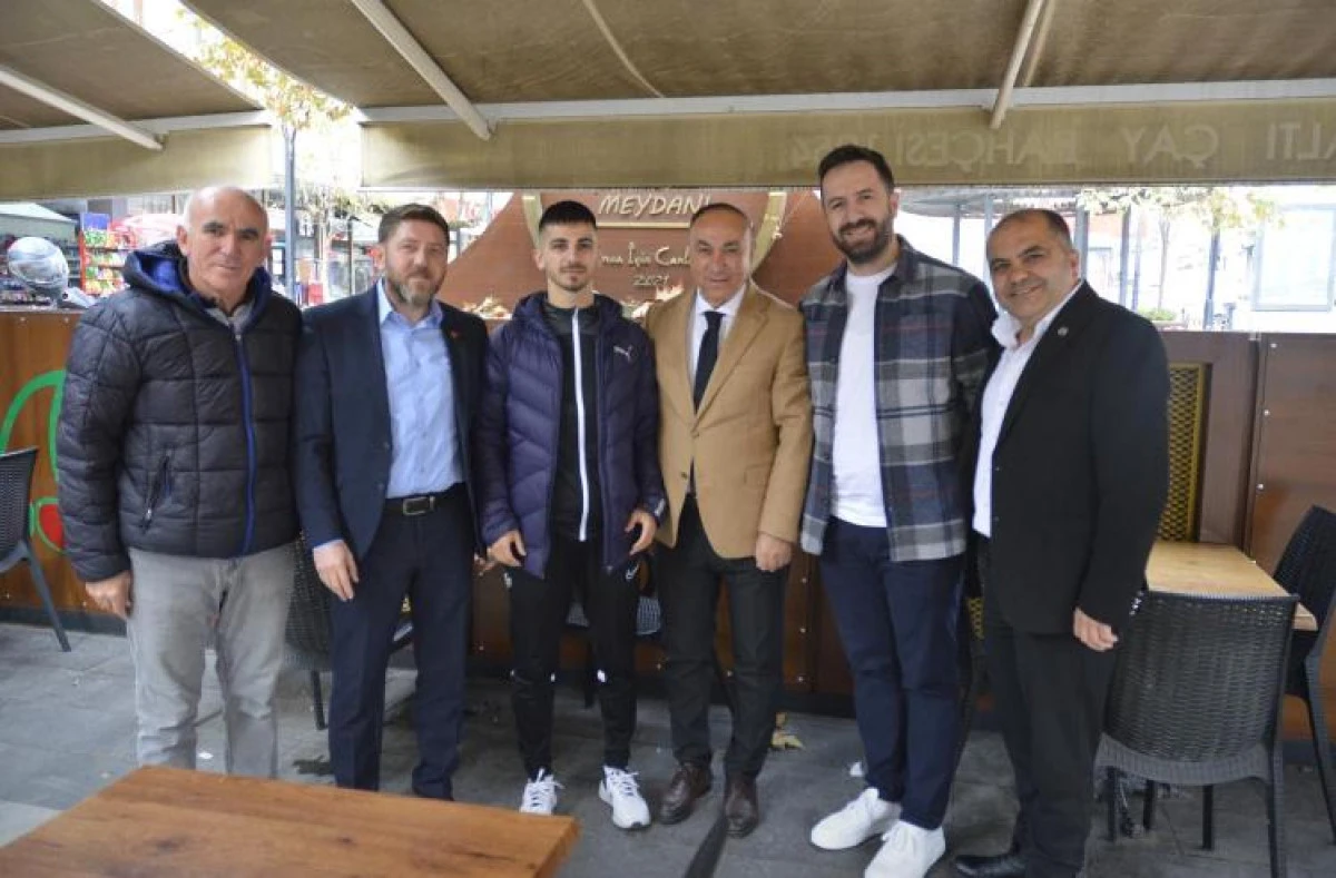 Dünya Şampiyonu Eray Şamdan, ASRİAD Kocaeli'de Gururla Karşılandı