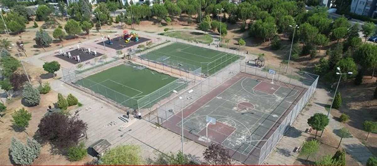 Ekipler, Çayırova’da çevreyi güzelleştiriyor!