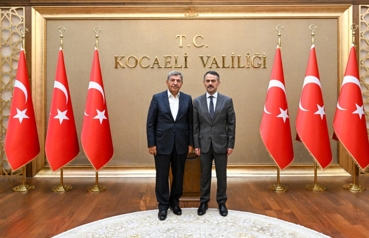 Eski &Ccedil;evre ve Şehircilik Bakanı İdris G&uuml;ll&uuml;ce&rsquo;den Vali İlhami Aktaş&rsquo;a Ziyaret