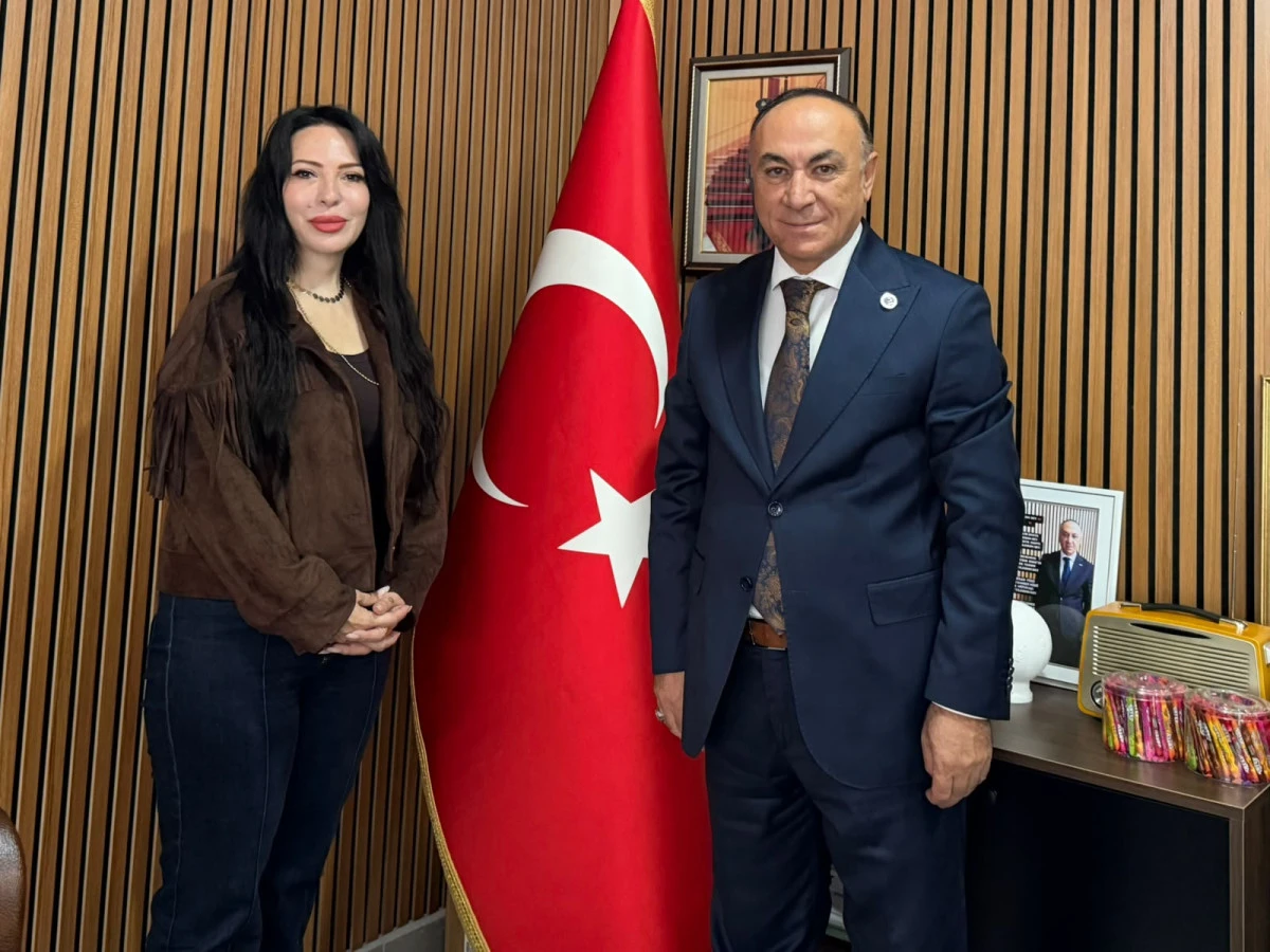 Funda &Ouml;zkara&rsquo;nın oğlu Sanberk nişanlanıyor