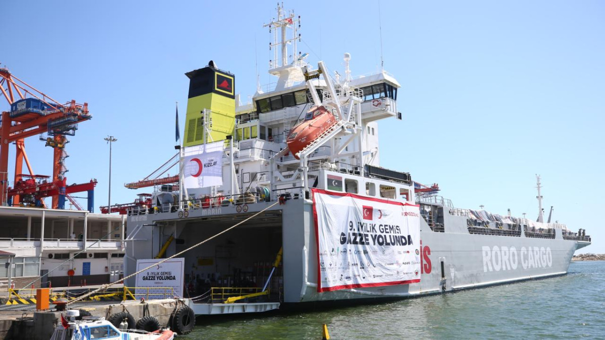 Gazze'ye yardım malzemesi taşıyan 9. gemi uğurlandı