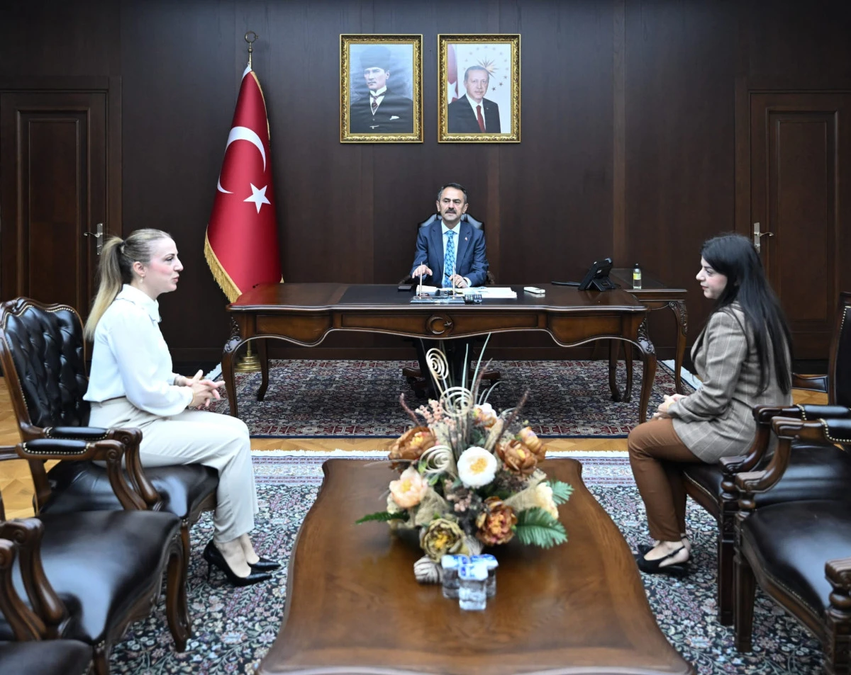 Gebze Adliyesi 2. İş Mahkemesi Hakimi G&ouml;knur K&ouml;ksal Koşucu, Vali İlhami Aktaş'ı Gebze Makamda Ziyaret Etti