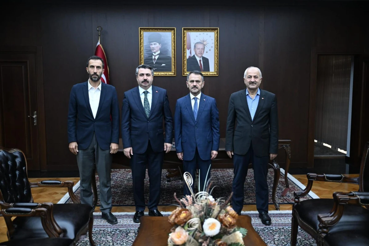 Gebze Belediye Başkanı B&uuml;y&uuml;kg&ouml;z ve Bursa Yıldırım Belediye Başkanı Yılmaz, Vali Aktaş'ı  Gebze Makamda Ziyaret Etti